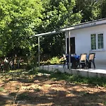 Rahat Bahceli Polonezkoeyde Butik Evimiz